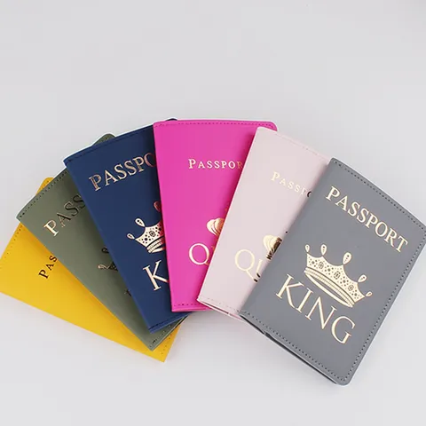 Porta Passaporto in Pelle PU Modello Corona Re Regina Organizzatore Documenti da Viaggio Custodia Impermeabile Portatile