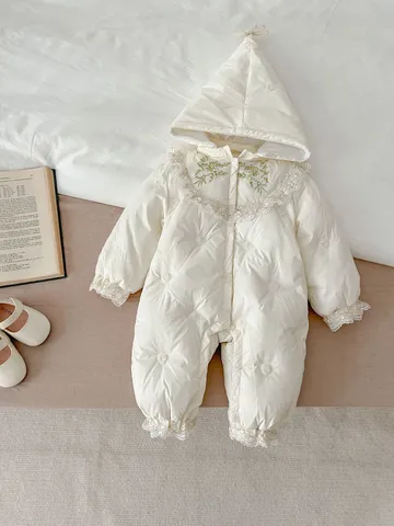Baby Mädchen Winter Mit Kapuze Daunen Spielanzug Verdickt Gefüttert Süß Bestickte Spitze Lange Kletteranzug Säugling Oberbekleidung
