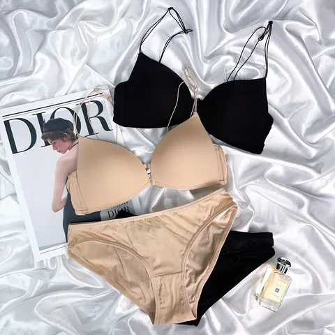 Franse Stijl Sexy Mooie Rug Draadloze BH En Onderkant Voorgespen Driehoekige Cup Dunne Bandjes Push Up Lingerie Set Vrouwen