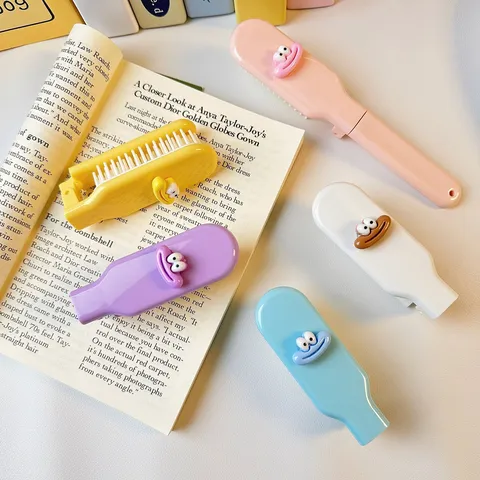 Brosse à Cheveux Pliable Portable Mignon Dessin Animé Voyage Peigne Coiffant ABS Plastique Poche Compact Peigne Pour Usage Quotidien