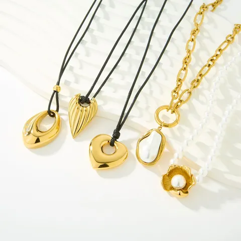 Collar Colgante de Flor de Perla Artificial de Acero Inoxidable Chapado en Oro de 18K de Diseño de Nicho Elegante Cadena de Suéter de Corazón Geométrico para Mujer Joyería Regalo