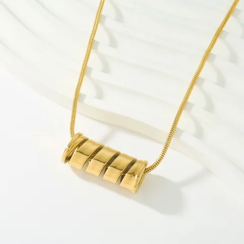 Collar de Colgante Geométrico de Corazón de Acero Inox Chapado en Oro 18K Cadena Regular Delgada Diamantes de Imitación Collar para Suéter Mujer Moda