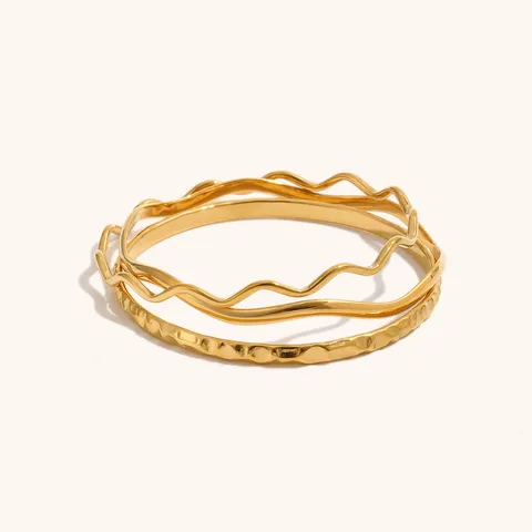 Bracciale Rigido Minimalista in Acciaio Inossidabile a Onda Martellata per Donna Placcato in Oro 18K Stile Ins Impermeabile Gioielli
