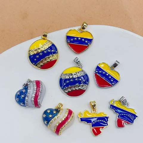 Ciondolo Mappa Bandiera Venezuela in Rame Placcato Oro 18K Zirconia Cuore Rotondo Smalto Ciondolo Gioielli per Donna Moda Stile Ins Collana Ciondolo Regalo
