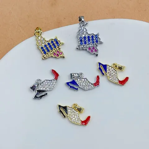 Mode Cuivre Plaqué Or Pendentif Carte Luxe Strass Émail Forme Carte Pendentif Seul Pour Bricolage Bijoux Collier Artisanat Accessori