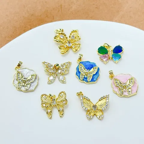 Damen Kupfer 18K Vergoldet Schmetterling Anhänger Ohne Kette Mikro-Eingelegt Strass Emaille Schmetterling Charm Für Halskette DIY Schmuckherstellung