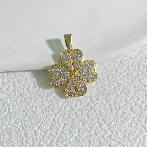 Kupfer Zu Öffnender Herz Anhänger Strass 18K Vergoldet Für Damen Nischendesign Vierblättriges Kleeblatt Engelflügel Anhänger Schmuck