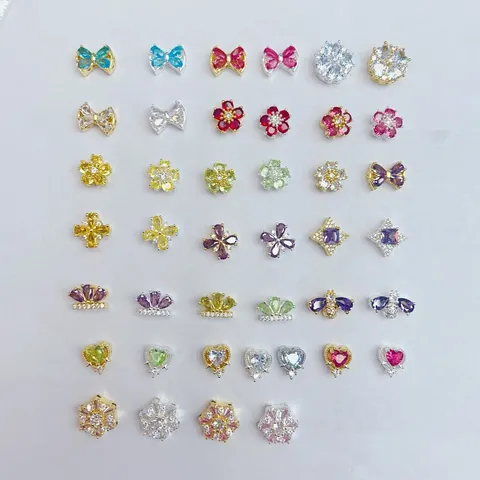 Vergoldete Kupfer Strass Zwischenperlen Schleife Blume Herz Krone DIY Schmuck Zubehör Lose Perlen Für Armband Halskette Herstellung
