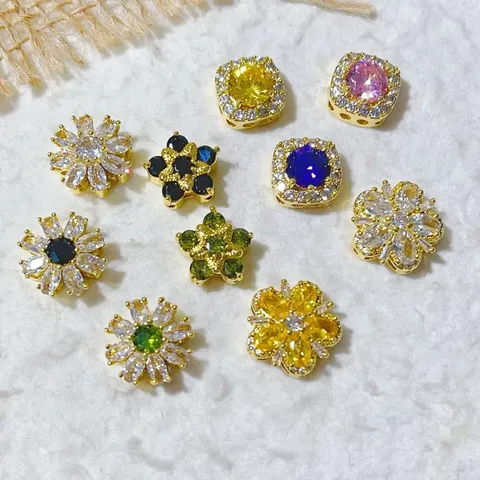 Perline Distanziatrici a Fiore in Zirconia Placcate Oro 18K Accessori per Creazione Gioielli Fai-da-te Bracciale Collana Donna