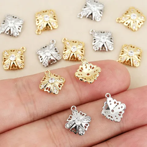 Pendentifs en Cuivre Plaqué Or 18K avec Zirconia Fleur Ajourée pour Création de Bijoux DIY Breloques Fleurs à Quatre Pétales