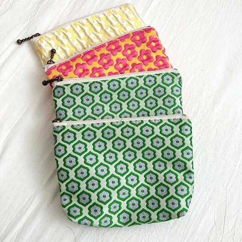 Koreanischer Stil Floral Gestickte Leinwand Kosmetiktasche Kleine Reißverschluss Tasche Für Damen Reisen Lippenstift Schreibwaren Beutel