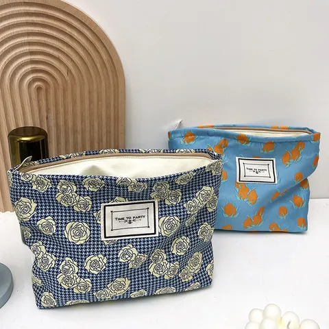 Floral Canvas Makeup Bag Women Portable Travel Toiletry Storage Pouch Zipper Cosmetic Bag Korean Style Handheld Organizer