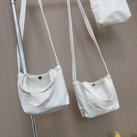 Sac à Bandoulière Minimaliste en Toile Blanche pour Femme Sac à Main Urbain Décontracté Couleur Unie pour Navette Quotidienne