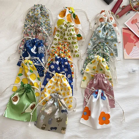 Japanischer Stil Literarisch Baumwolle Kordelzug Tasche Blumen Frucht Tier Druck Aufbewahrungbeutel Tragbare Kosmetik Make-up Organizer Tasche Für Reise Alltäglich