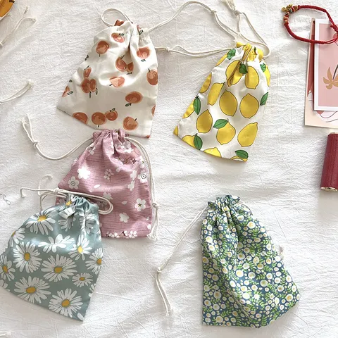 Japanischer Stil Literarisch Baumwolle Kordelzug Tasche Blumen Frucht Tier Druck Aufbewahrungbeutel Tragbare Kosmetik Make-up Organizer Tasche Für Reise Alltäglich