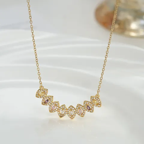 Charming Copper Electroplated Devil Eye Pendant Necklace Chic Rhinestone Cluster Clavicle Chain Temperament Lightweight Neck Jewelry For Women Everyday Wear Gift