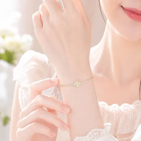 Luxury Copper Rotating Four-leaf Clover Bracelet Shiny Rhinestone Micro-inlaid Adjustable Pull Chain Bracelet For Women Fashion Jewelry