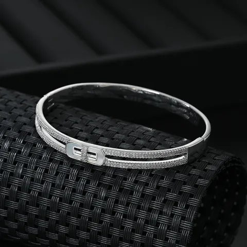 Luxury Copper Rhinestone Natural Shell Open Cuff Bracelet Elegant Women Fashion Designer Style Jewelry Gift