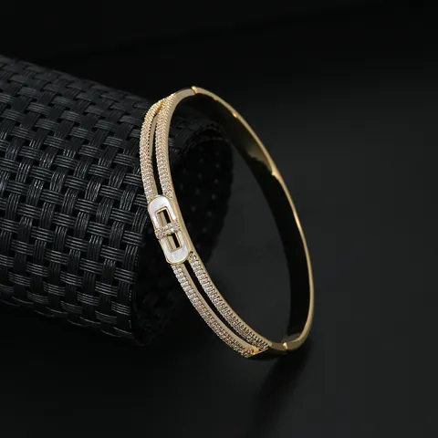 Luxury Copper Rhinestone Natural Shell Open Cuff Bracelet Elegant Women Fashion Designer Style Jewelry Gift