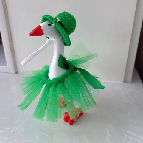 Handmade Crocheted Holiday Costume Set For Miniature Duck Goose Statue Decoration Cute Festive Hat Skirt Outfit For Christmas Halloween Easter Party Desktop Table Ornament