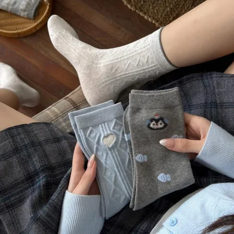Women Vintage Cotton Mid-Calf Socks Retro Fair Isle Love Heart Stripe Pattern Comfortable Daily Casual Socks