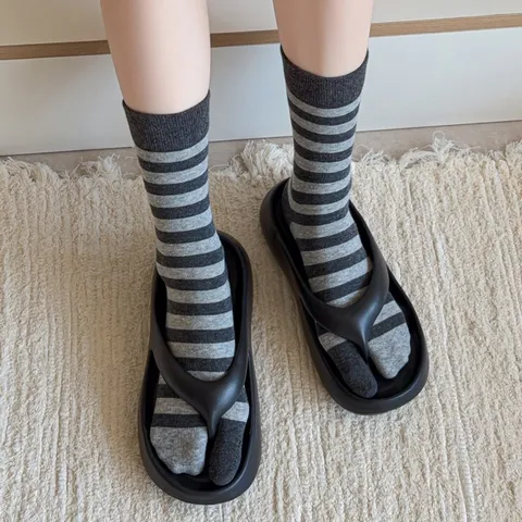 Women's Japanese Style Striped Two-Toe Socks Cotton Blend Breathable Split Toe Socks Mid Tube Tabi Socks Casual Hosiery