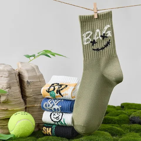 Chaussettes Mi-hautes Tendance en Coton Peigné pour Hommes Respirantes Absorbantes Chaussettes de Sport pour Adolescents Motif Lettres Crâne Sourire Streetwear