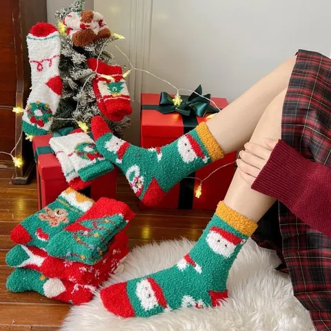 Damen Weihnachten Korallenfleece Wadenlange Socken Verdickt Warm Winter Bodensocken Süße Cartoon Weihnachtsmann Elch Druck Feiertag Geschenk