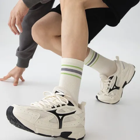 Men Cotton Athletic Crew Socks Striped Contrast Color Sports Socks Breathable Sweat Absorbent Tennis Basketball Socks