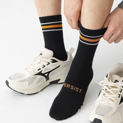 Men Cotton Athletic Crew Socks Striped Contrast Color Sports Socks Breathable Sweat Absorbent Tennis Basketball Socks
