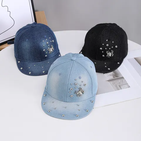 Gorra de Béisbol Unisex Streetwear de Algodón Denim con Visera Plana Remaches Motivo de Cruz Punk Gótico Parasole Ajustable Snapback