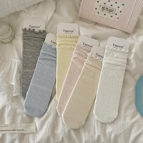 Chaussettes Mi-Mollet Volants Doux Japonais pour Femmes Joli Cœur Évidé Couleur Unie Polyvalent Décontracté Mélange de Coton Chaussettes Slouch