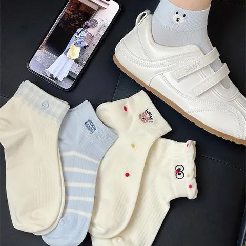 Chaussettes Courtes Tendance Été Fin Coton Peigné pour Femmes Mignon Style Japonais Rayé Pois Chaussettes Bateau
