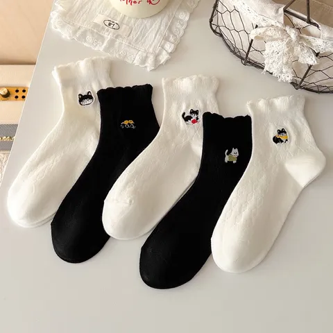 Women's Cute Cartoon Cat Embroidery Ruffle Lace Low Cut Socks Cotton Casual Vintage Short Socks