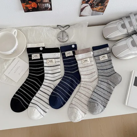 Chaussettes Mi-hautes Femme Casual Rayé Bicolore Style Coreen Faux Deux Pièces Bouton Mélange Coton Douces Respirantes