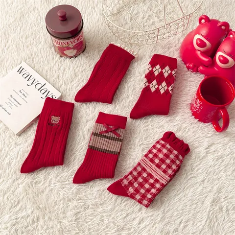 Damen Retro Festliche Rote Baumwolle Crew Socken Rautenmuster Kariert Warme Gestrickte Wadenlange Socken Gemütliche Winter Feier Strumpfwaren
