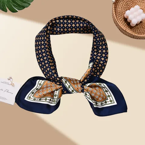 Vrouwen Mode Geometrische Print Satijn Vierkante Sjaal Veelzijdig Dagelijkse Hoofdsjaal Lichte Decoratieve Halsbekleding