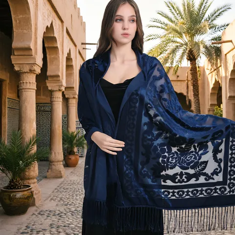 Bohemian Fluweel Kwastje Sjaal Vrouwen Lange Warme Sjaal Elegante Wintersjaal Voor Dagelijkse Vakantie Reizen Accessoires