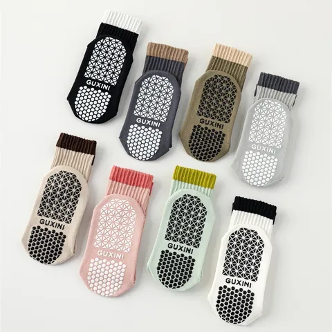 Damen Baumwolle Antirutsch Yoga Socken Verdickt Mittelhoch Sportsocken Für Fitness Tanzen Training Tägliche Freizeit