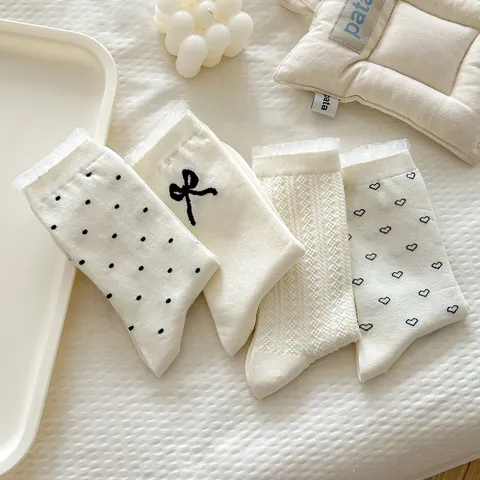 Japanisch Süß Spitzen Rüschen Damen Wadenlange Socken Süße Schleife Pünktchen Herz Kabelstrick Baumwolle Lolita Mode Socken