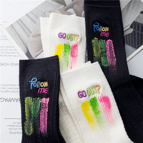 Dames Casual Katoen Kuitkousen Japans Stijl Geborduurde Letters Verfspatten Ontwerp Comfortabele Dagelijkse Kousen