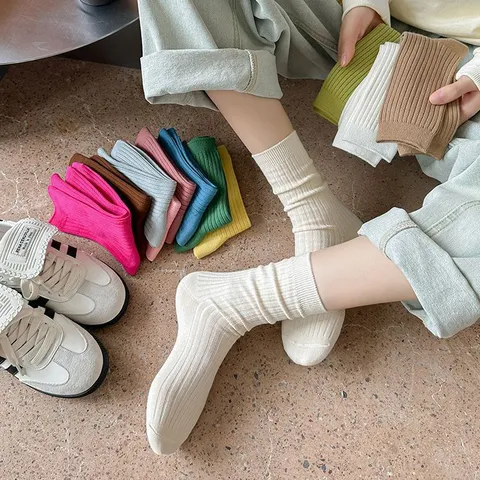 Damen Koreanischer Stil Baumwolle Slouch Socken Vertikale Streifen Einfarbig Doppelstricknadel Wadenhohe Socken Dopamin Helle Farben
