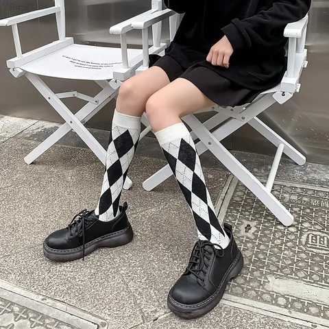 Chaussettes Hautes Femme Motif à Losanges Style Preppy Chaussettes Mi-mollet Rétro Mélange Coton Style Académie