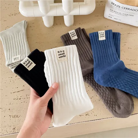 Men American Style Ribbed Cotton Mid-Calf Socks With Cloth Label Solid Color Sports Basketball Socks For Autumn Winter