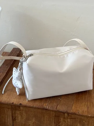 Borsa a Spalla da Donna Minimalista in Tessuto Sottoascellare Borsa a Tracolla a Cuscino Leggera ed Squisita Con Ciondolo a Stella