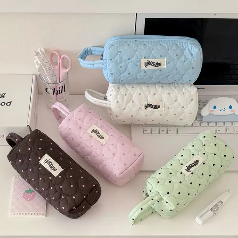 Ins Style Quilted Plush Heart Pattern Large Capacity Pencil Case Portable Stationery Bag For Students Travel Cosmetic Storage Bag