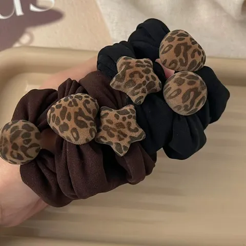 Korean Style Seamless Leopard Print Velvet Hair Scrunchies Vintage Fabric Elastic Hair Ties Heart Star Charm Women Jewelry