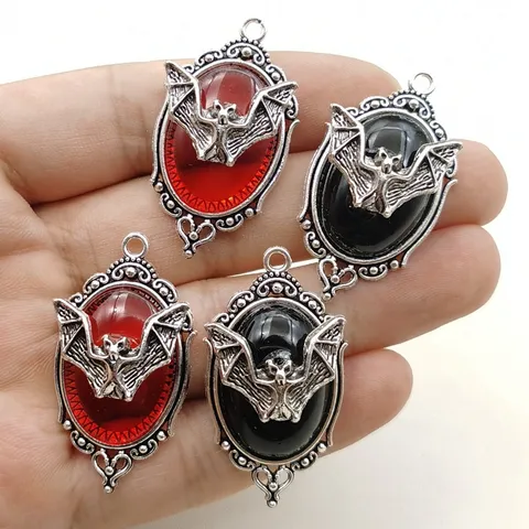 Gothic Vampire Bat Pendant Silver Plated Hollow Frame Oval Resin Charm For Halloween DIY Jewelry Making Punk Accessory Unisex