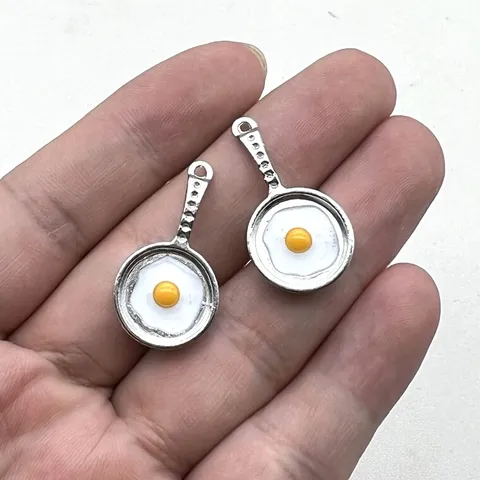 Simulation Bratpfanne Spiegelei Legierung Charms DIY Schmuck Zubehör Hip Hop Trend Handwerk Anhänger Für Halskette Schlüsselbund