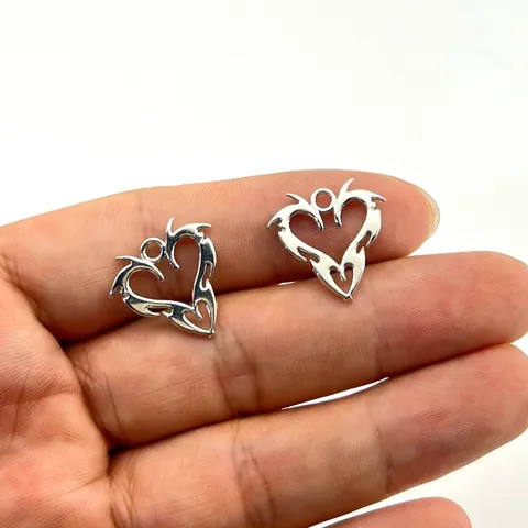 Vintage Zinc Alloy Wing Heart Pendants Punk Gothic Hollow Heart Charms For DIY Necklace Earring Jewelry Making Accessories